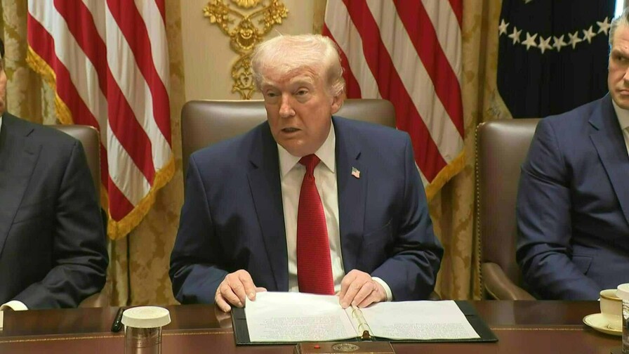 Trump amenaza con destruir la principal terminal petrolera de Irán pese al alza de los precios