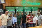 Embajadora de EE. UU. disfruta un viernes “a modo dominicano” en un colmado del Distrito Nacional Embajadora de EE. UU. disfruta un viernes “a modo dominicano” en un colmado del Distrito Nacional