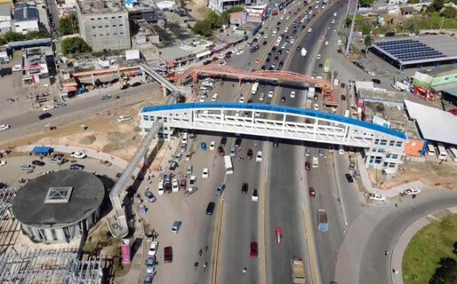 Gobierno informa desvíos por retiro puente peatonal en el Km. 9 de la Duarte la noche del domingo