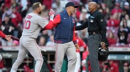 Fiasco arbitral en Cincinnati: El sistema ABS expone una jornada para el olvido de C.B. Bucknor