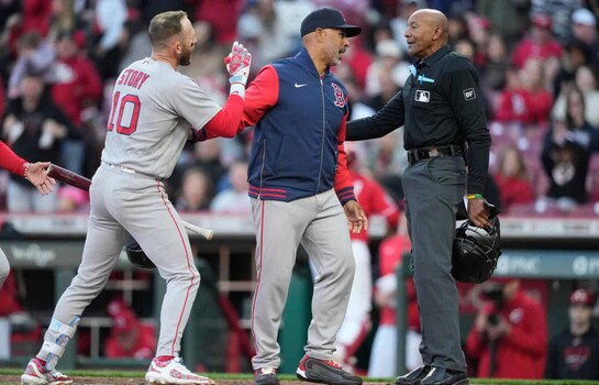 Fiasco arbitral en Cincinnati: El sistema ABS expone una jornada para el olvido de C.B. Bucknor