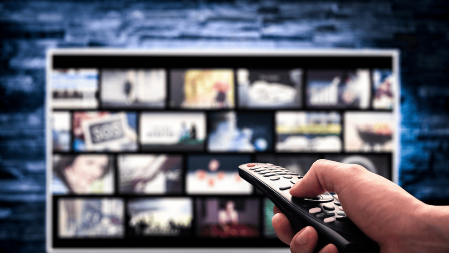 Los hispanos destinan el 55.8 % de su tiempo al streaming en EE. UU., según informe Los hispanos destinan el 55.8 % de su tiempo al streaming en EE. UU., según informe