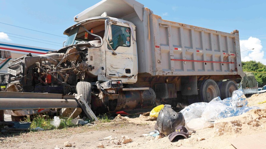 Fallas de diseño y conducta elevan los accidentes en la autopista 6 de Noviembre