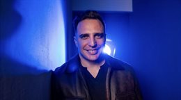 Jaime Viñas transforma lo prohibido en pop con su nuevo sencillo “Fechoría”