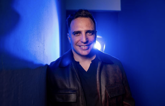 Jaime Viñas transforma lo prohibido en pop con su nuevo sencillo “Fechoría”