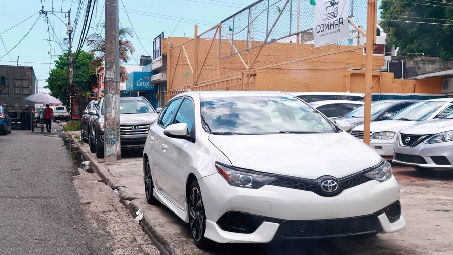 Importaciones de vehículos a República Dominicana no logran recuperarse