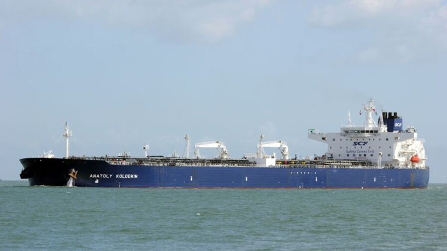 El buque petrolero ruso se encuentra cerca de Cuba y se espera que llegue el martes