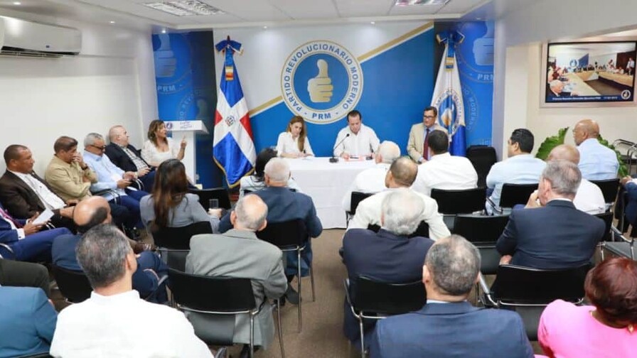 El PRM redefine su dirigencia con un método de consenso que divide al partido