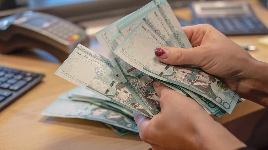 Casi un 25 % de la población tiene una deuda en el sistema financiero dominicano