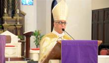 El Arzobispo de Santiago advierte clima de “miedo, asedio, agobio y cansancio” por alza de precios