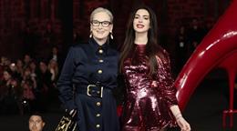 Meryl Streep y Anne Hathaway deslumbran en estreno de The Devil Wears Prada en México