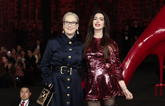 Meryl Streep y Anne Hathaway deslumbran en estreno de The Devil Wears Prada en México