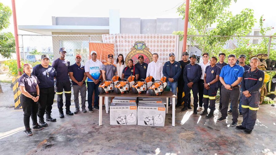 Cuerpo de Bomberos del corredor Este recibe donación de equipos de rescate de United Petroleum