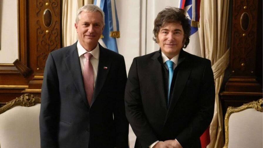 Kast cumple con la tradición y su primera visita al exterior será a Argentina este lunes