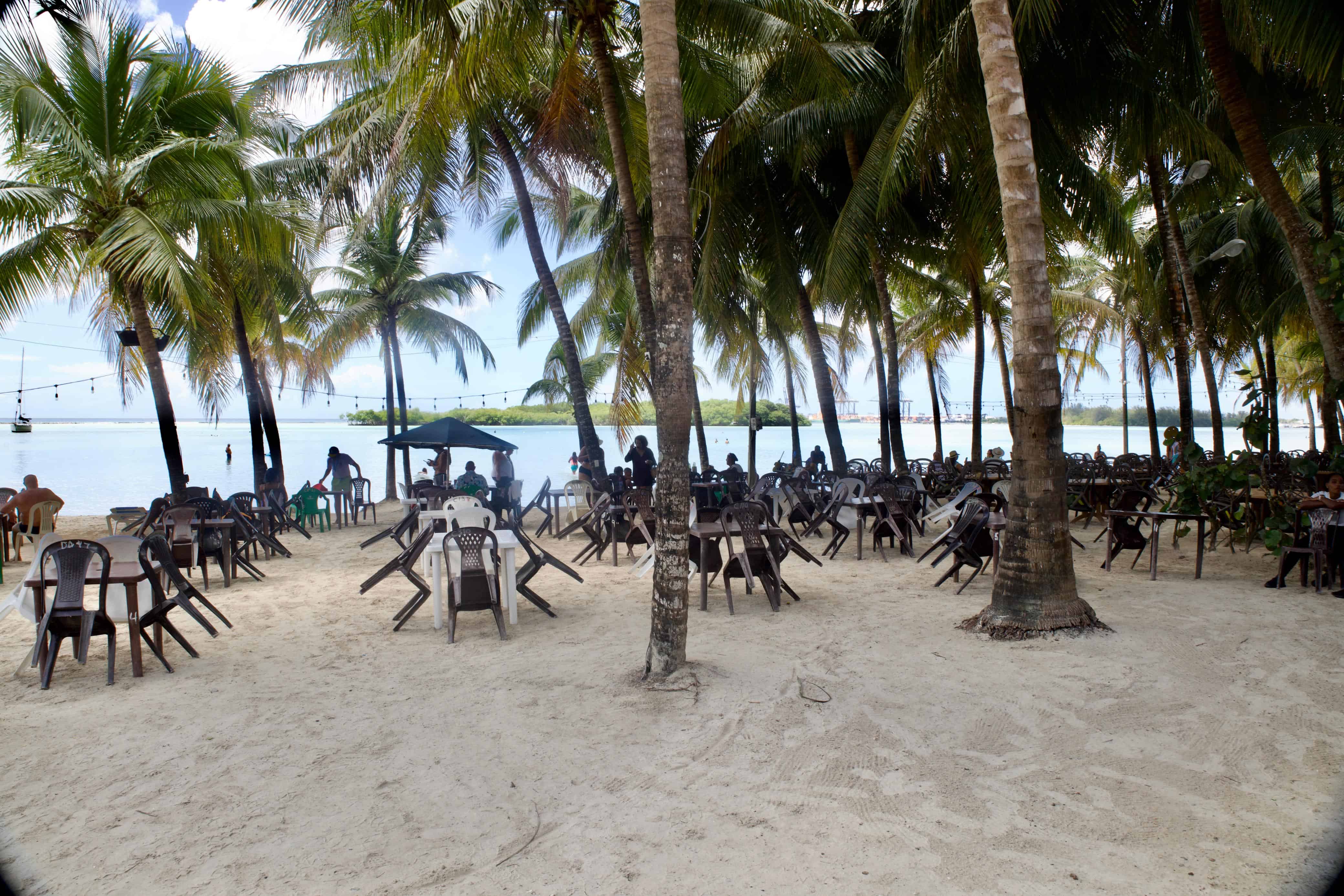 Así luce la playa durante la Semana Santa.