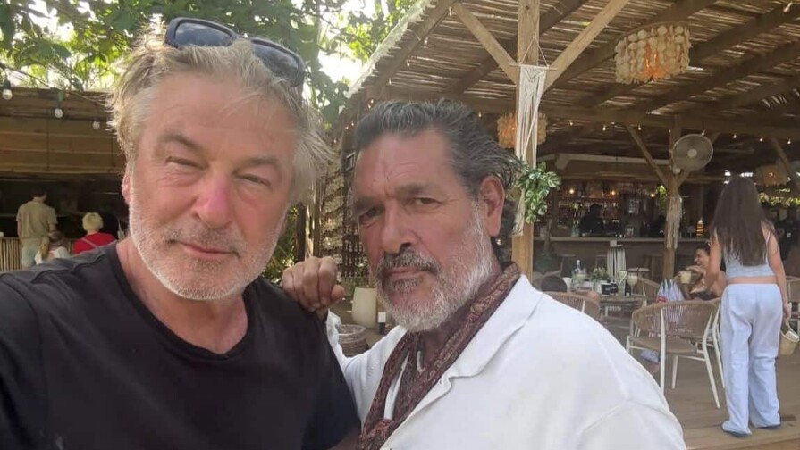 Alec Baldwin disfruta de Semana Santa en RD junto a su familia