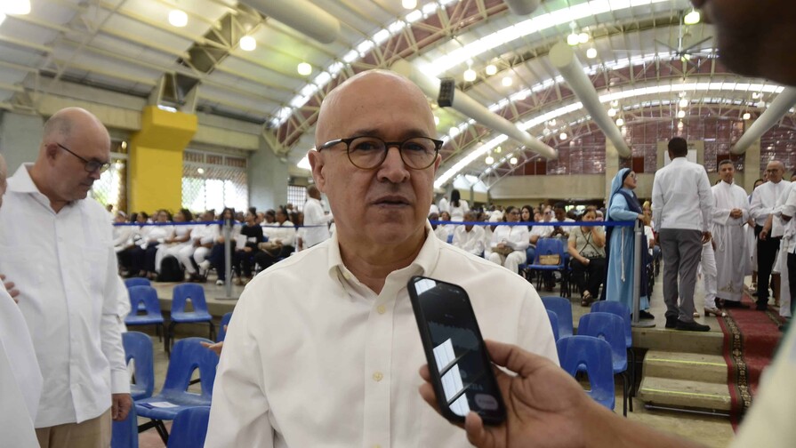 Domínguez Brito exhorta a jóvenes motoristas a manejar con prudencia en Semana Santa