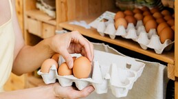 Retiran en EE. UU. 1.5 millones de docenas de huevos por posible salmonela