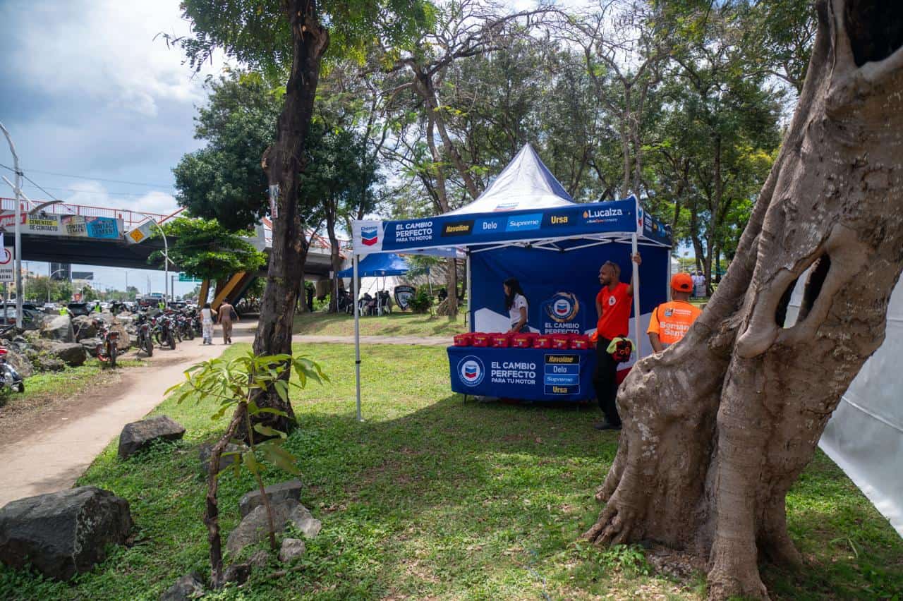 Puesto de la Defensa Civil en la capital, listo para atender emergencias y velar por la seguridad de los ciudadanos en Semana Santa.