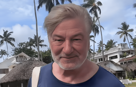 Alec Baldwin celebra su cumpleaños en RD y su esposa aclara divertida confusión con Antonio Banderas