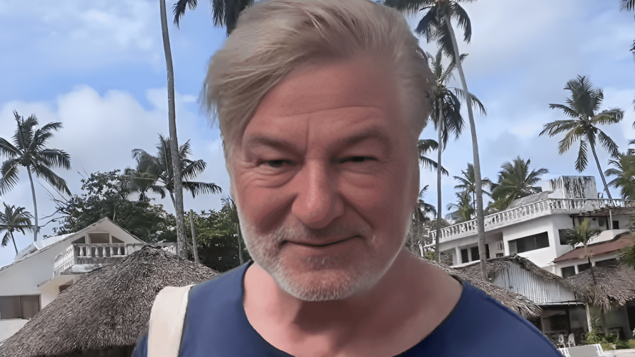 Alec Baldwin celebra su cumpleaños en RD y su esposa aclara divertida confusión con Antonio Banderas