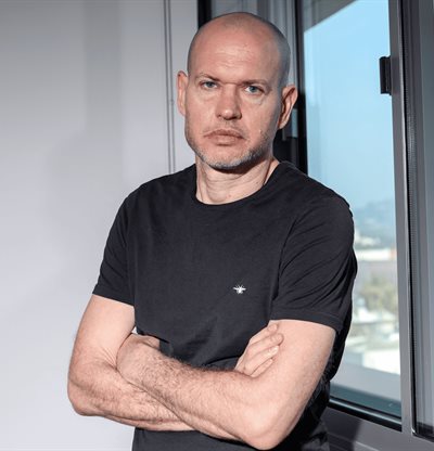 Director israelí Nadav Lapid quiere sacudir las almas con su caótica sátira Yes