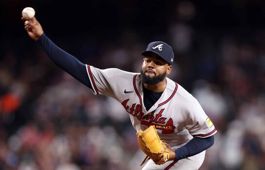 Los Bravos activan al dominicano Reynaldo López, pero pierden a Bryce Elder por cirugía