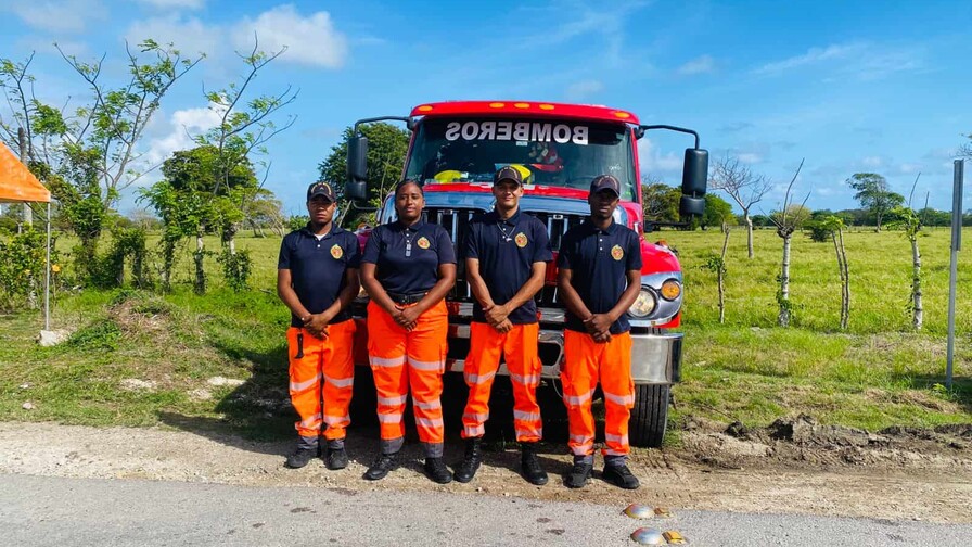Amplio despliegue de seguridad mantiene bajo control playas de Verón-Punta Cana este Viernes Santo Amplio despliegue de seguridad mantiene bajo control playas de Verón-Punta Cana este Viernes Santo