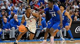 Donald Trump firma orden ejecutiva para regular el deporte universitario