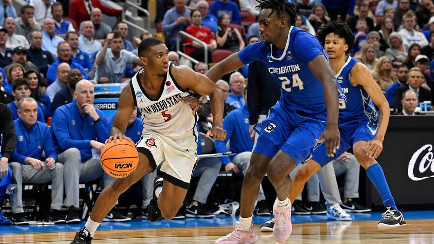 Donald Trump firma orden ejecutiva para regular el deporte universitario Donald Trump firma orden ejecutiva para regular el deporte universitario