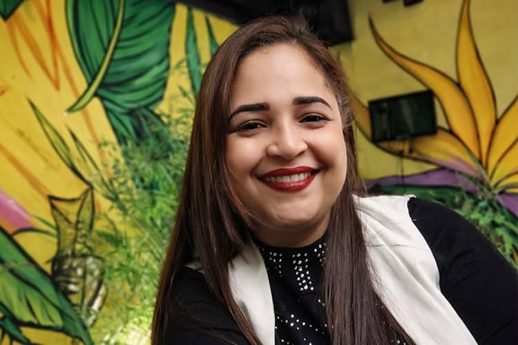 Tenía 46 años. Era maestra. La mató a balazos su pareja, con quien llevaba veinte años casada y procreó dos hijos. El hecho se produjo en la casa común, situada en la segunda planta del edificio donde el feminicida gestionaba una ferretería. El feminicida se suicidó. Ocurrió el<strong> 4 de marzo</strong> en la comunidad de Guaucí, Moca.