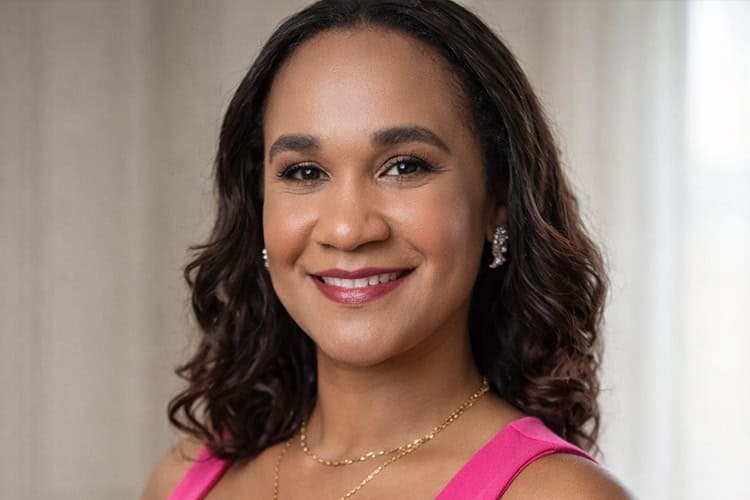 Tenía 28 años. Era comerciante y administraba una banca de apuestas. La mató a balazos su expareja, con quien procreó una hija. Se habían separado en diciembre del año pasado. Negado a aceptar la separación,  el feminicida entró de madrugada en la casa de su víctima para consumar el crimen, tras lo cual se suicidó. Ocurrió el <strong>15 de marzo</strong>  en la comunidad de Comedero Arriba, Sánchez Ramírez.