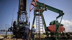 El petróleo de Texas se desploma un 9 % tras reapertura del estrecho de Ormuz