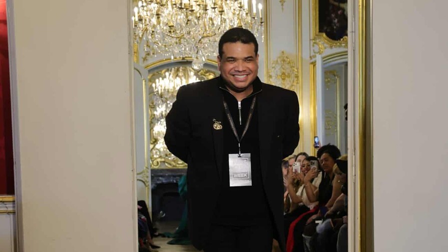 Rafael Rivero presenta su colección en Paris City Fashion Week