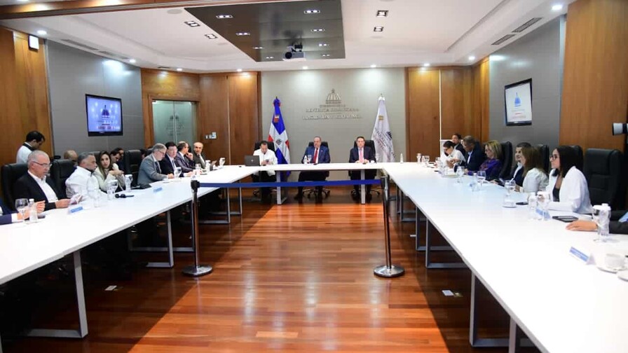 Gobierno inicia diálogo con empresarios para buscar consenso frente a la crisis por guerra en Irán Gobierno inicia diálogo con empresarios para buscar consenso frente a la crisis por guerra en Irán