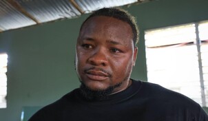 Padre que perdió a su hija tras derrumbe de pared enfrenta el dolor sin poder decírselo a su esposa