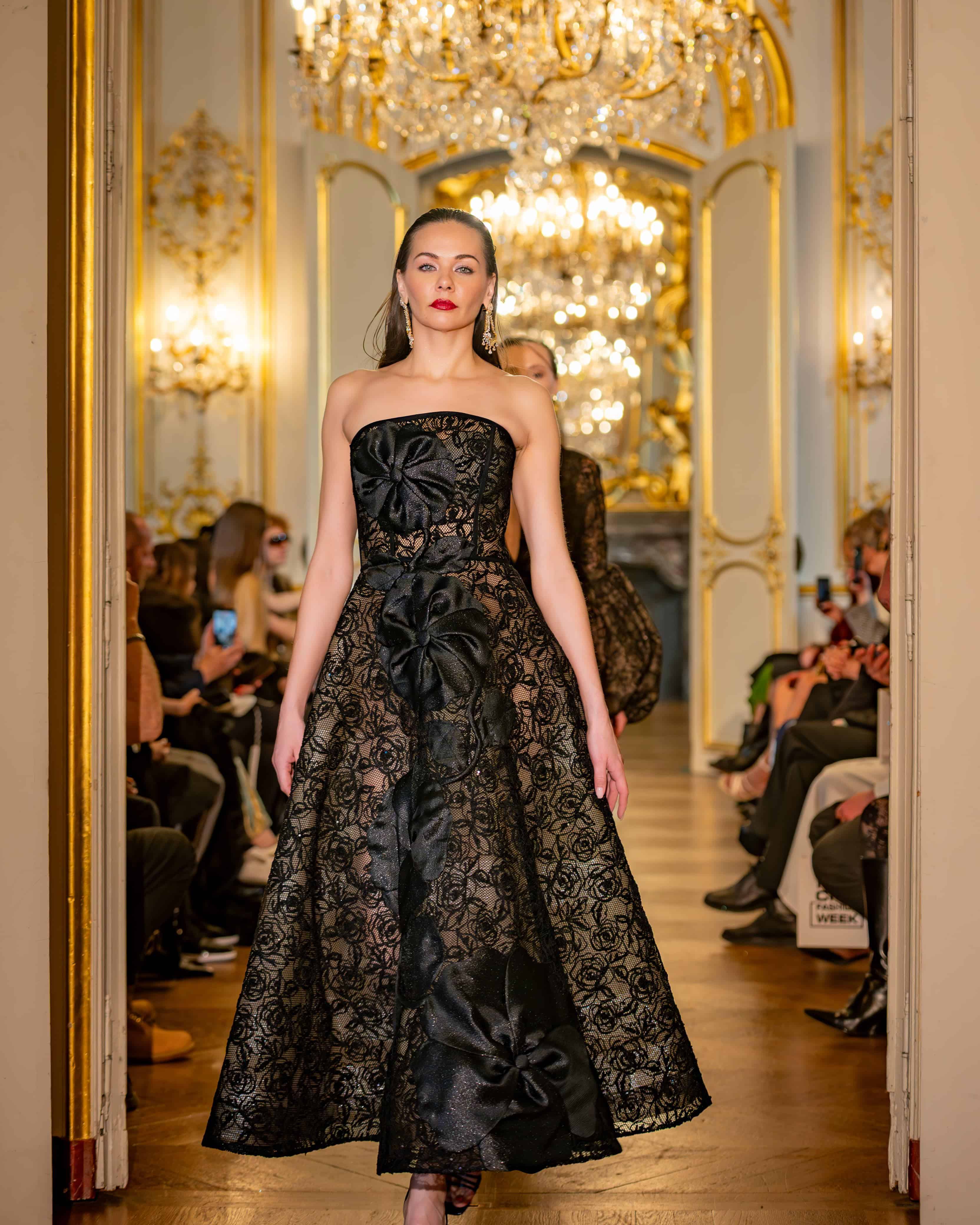 La alta costura dominicana llegó a la Ciudad Luz. Creaciones de Maison Rivero durante el Paris City Fashion Week, temporada otoño-invierno 2026.