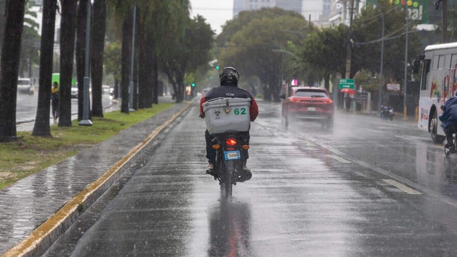 Sistema frontal y vaguada provocarán lluvias aisladas para este viernes, de acuerdo al Indomet