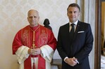 Macron abordó en el Vaticano el deseo de que la paz llegue con el diálogo y la negociación