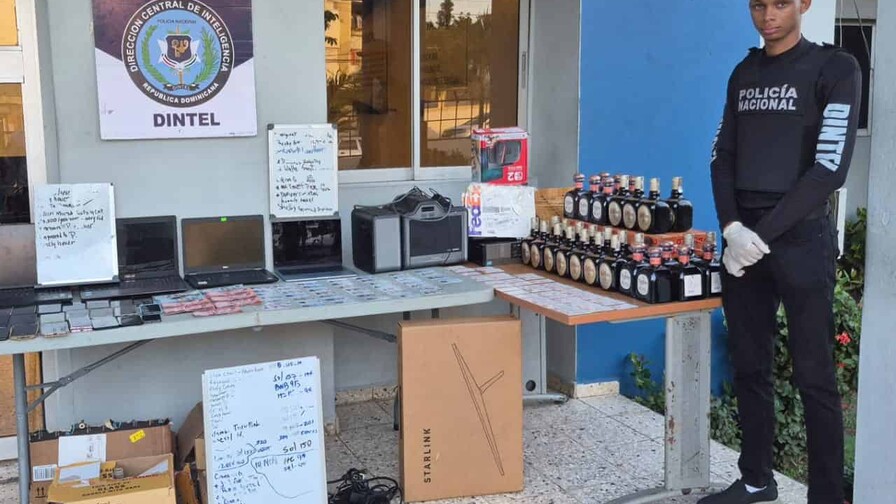 La Policía arresta a dos “chisperos” durante allanamiento en San Isidro La Policía arresta a dos “chisperos” durante allanamiento en San Isidro