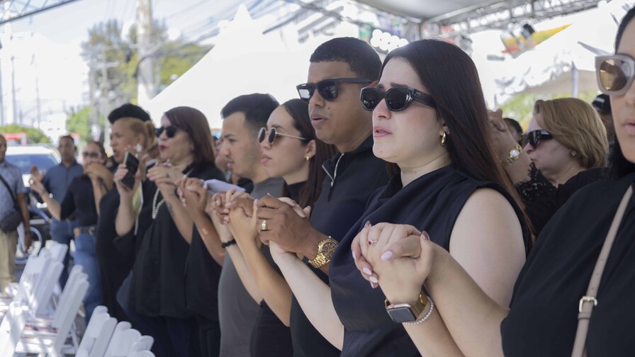 Rinden tributo a víctimas del Jet Set al año de la tragedia