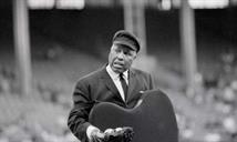 Emmett Ashford primer árbitro negro en ponchar un blanco