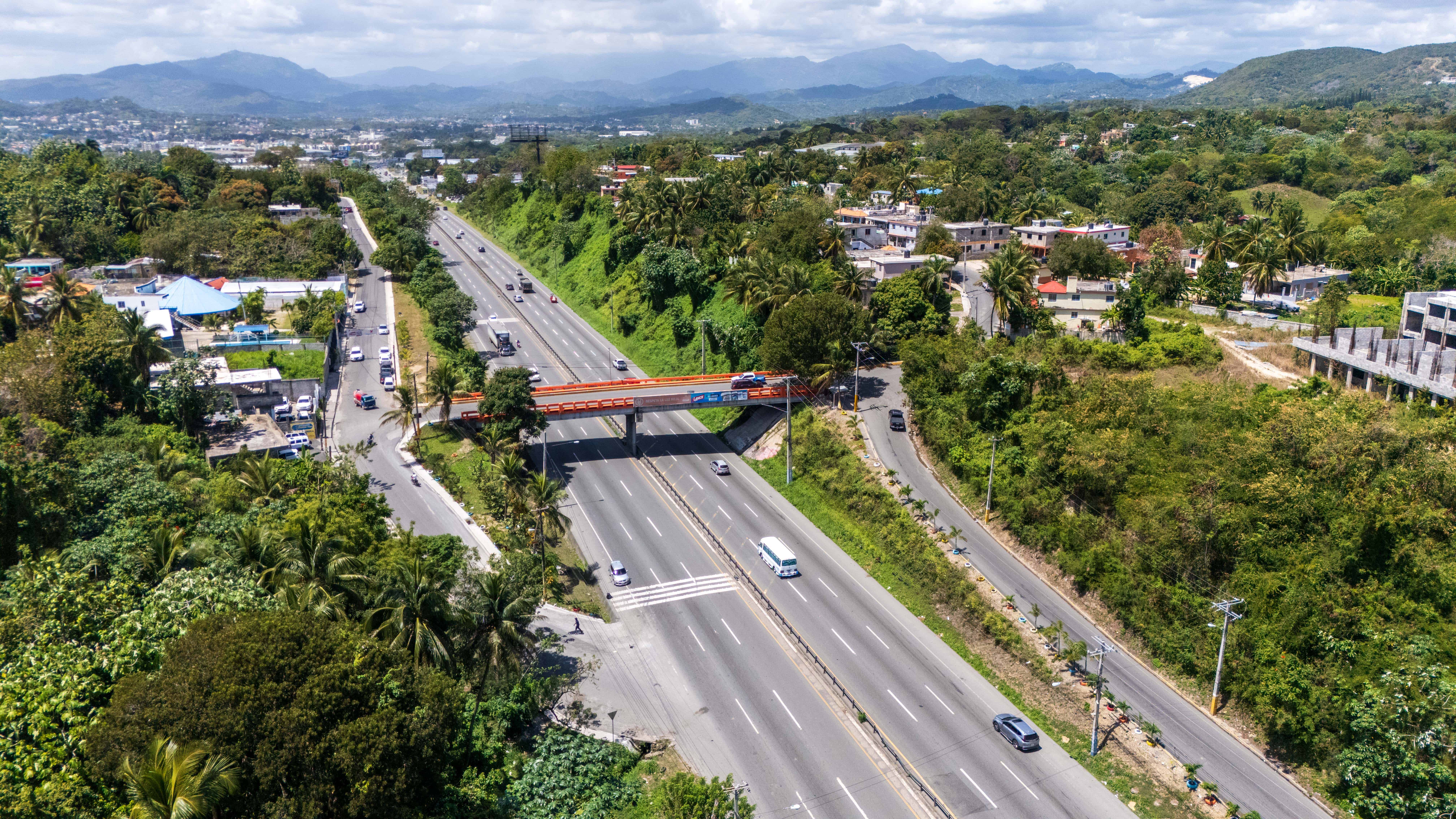 Tramo den el distrito municipal Hatillo, donde comunitarios proponen elevados para separar el tránsito y evitar colisiones.