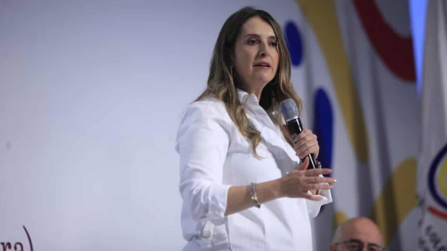 Amenazan a la candidata colombiana Paloma Valencia con imagen fúnebre difundida en redes Amenazan a la candidata colombiana Paloma Valencia con imagen fúnebre difundida en redes