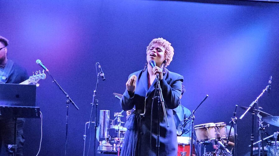 Nairoby Duarte anuncia su esperado concierto Amarillo