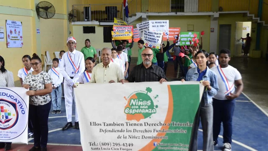 Santiago en alerta por niños fuera de las aulas y en entornos peligrosos