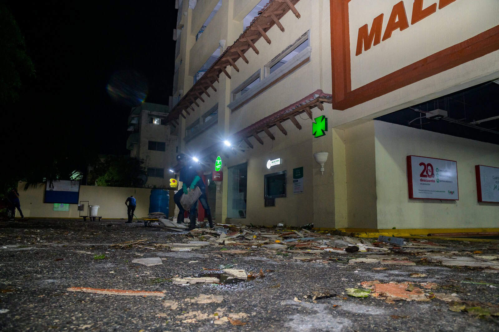 El consejo de administración del edificio evalúa los daños.