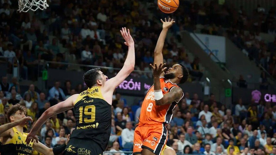 Jean Montero aterriza en la Euroliga triturando las marcas de dominicanos