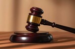 Condenan a 15 años de prisión a mujer por torturar y causar graves lesiones a una bebé en El Seibo Condenan a 15 años de prisión a mujer por torturar y causar graves lesiones a una bebé en El Seibo