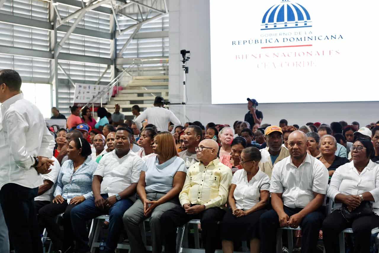 Público presente durante la entrega de títulos